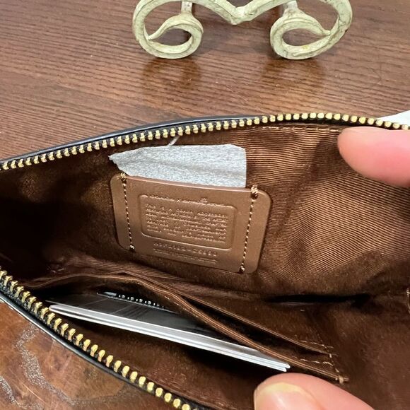 Coach X Jean Michel Basquiat Corner Zip Wristlet In Signature Canvas limited NWT - Picture 3 of 9